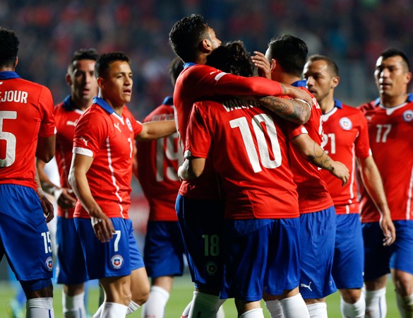 Chile sufre su falta de gol y vence por la mínima a El Salvador