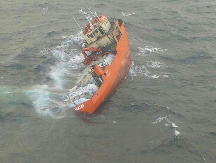 Buque pesquero se hundió en el Golfo Corcovado: los tripulantes fueron rescatados