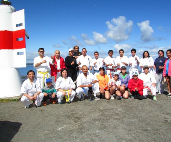 El club de acondicionamiento fisico y artes marciales  Kyokushin Karate de la comuna de Quinchao recaudaron dinero para la Teletón