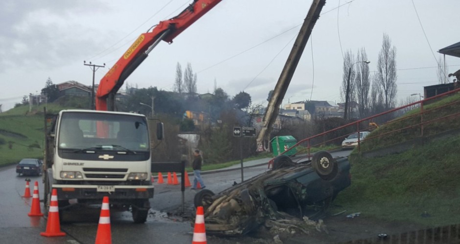 Accidente vehicular en Punta Diamante deja a dos jóvenes fallecidos