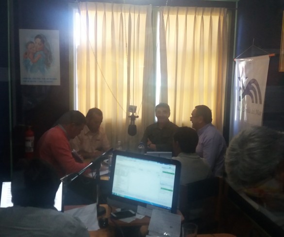 EN VIVO   DEBATE  EN  RADIO  ESTRELLA  DEL MAR DE  ACHAO