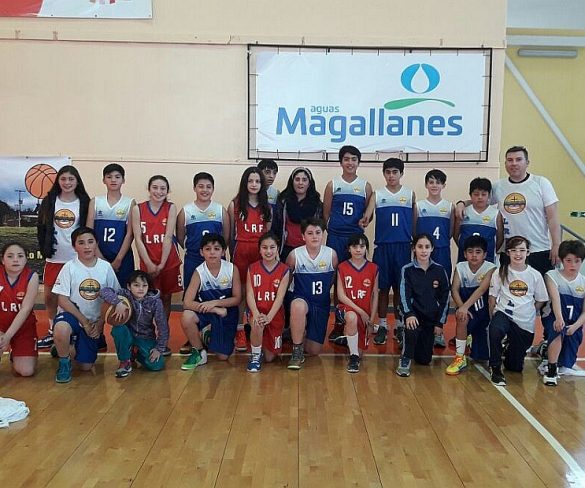 Estudiantes de Achao se sumaron a campeonato de básquetbol de Punta Arenas