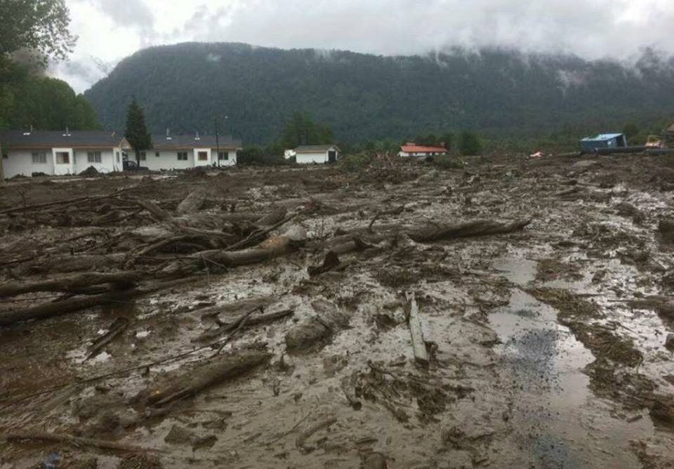 Desborde de ríos causan aluviones y provocan destrucción en la Provincia  de palena