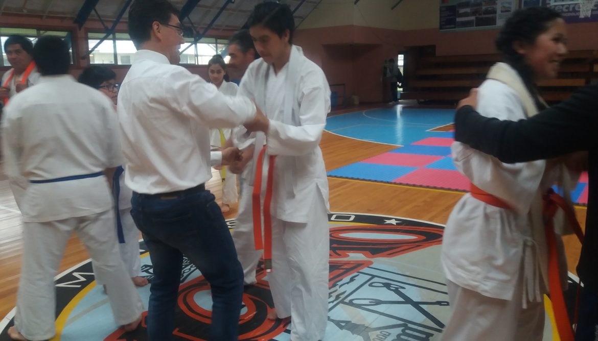 Costo pero se logro  palabras de los recien Graduados en karate