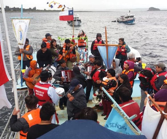 Fiesta  de San Pedro  en  isla  Llingua