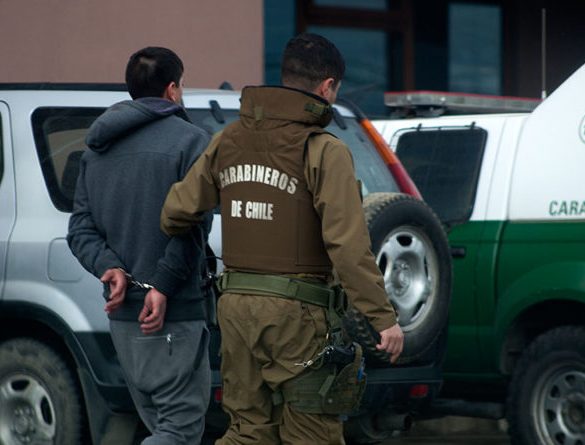 Golpearon a un locatario, intentaron asaltar bencinera y agredieron a un carabinero